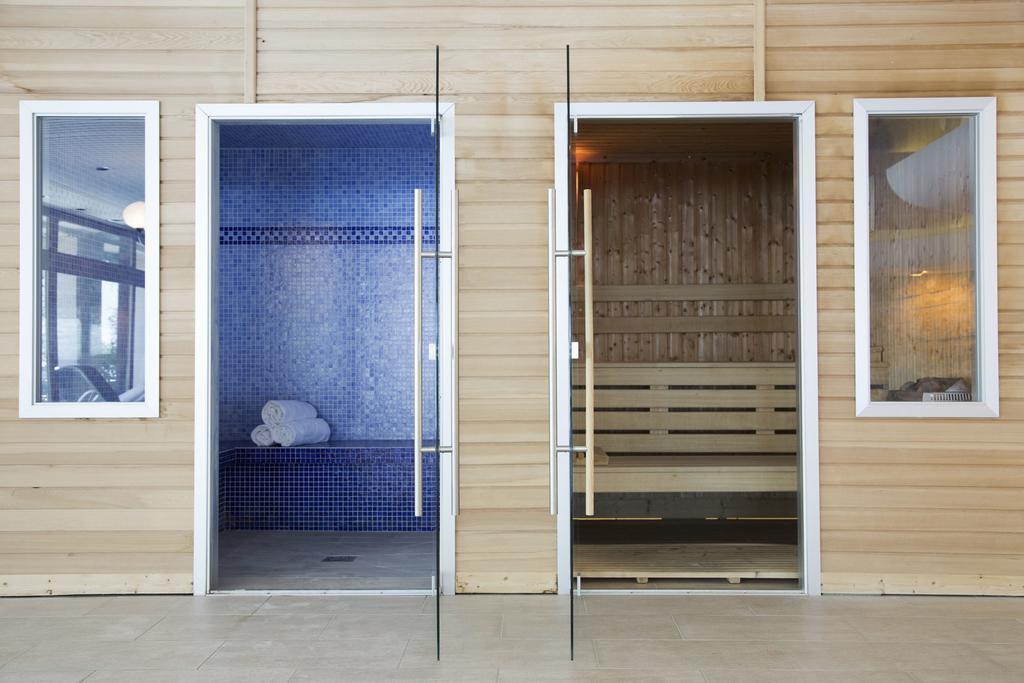 Le Palace De Menthon Kültér fotó Saunas at the Hotel Tammer, Tampere, Finland
