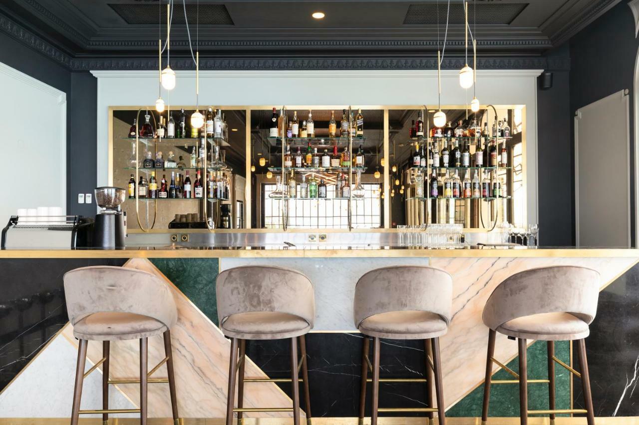 Le Palace De Menthon Kültér fotó The bar at the 2018 edition of the World Economic Forum